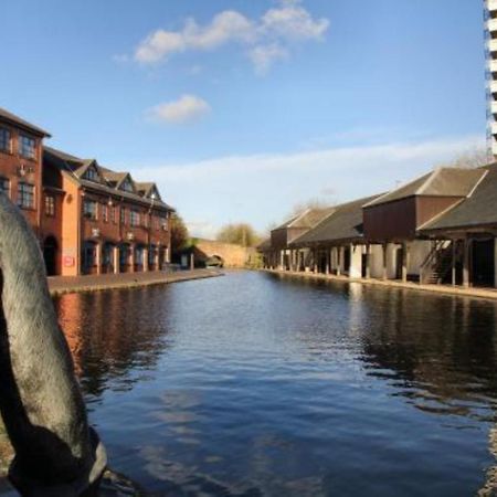 Ecohome On The Canal In A Historic Site Near City โคเวนทรี ภายนอก รูปภาพ