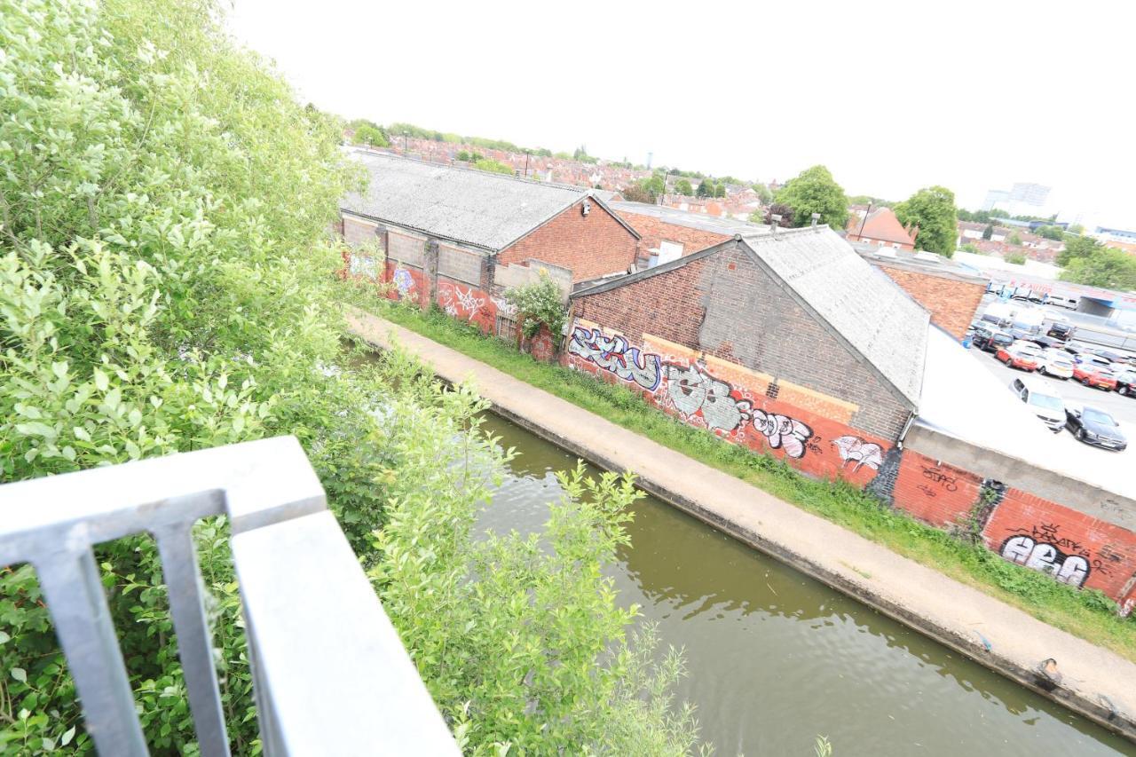 Ecohome On The Canal In A Historic Site Near City โคเวนทรี ภายนอก รูปภาพ